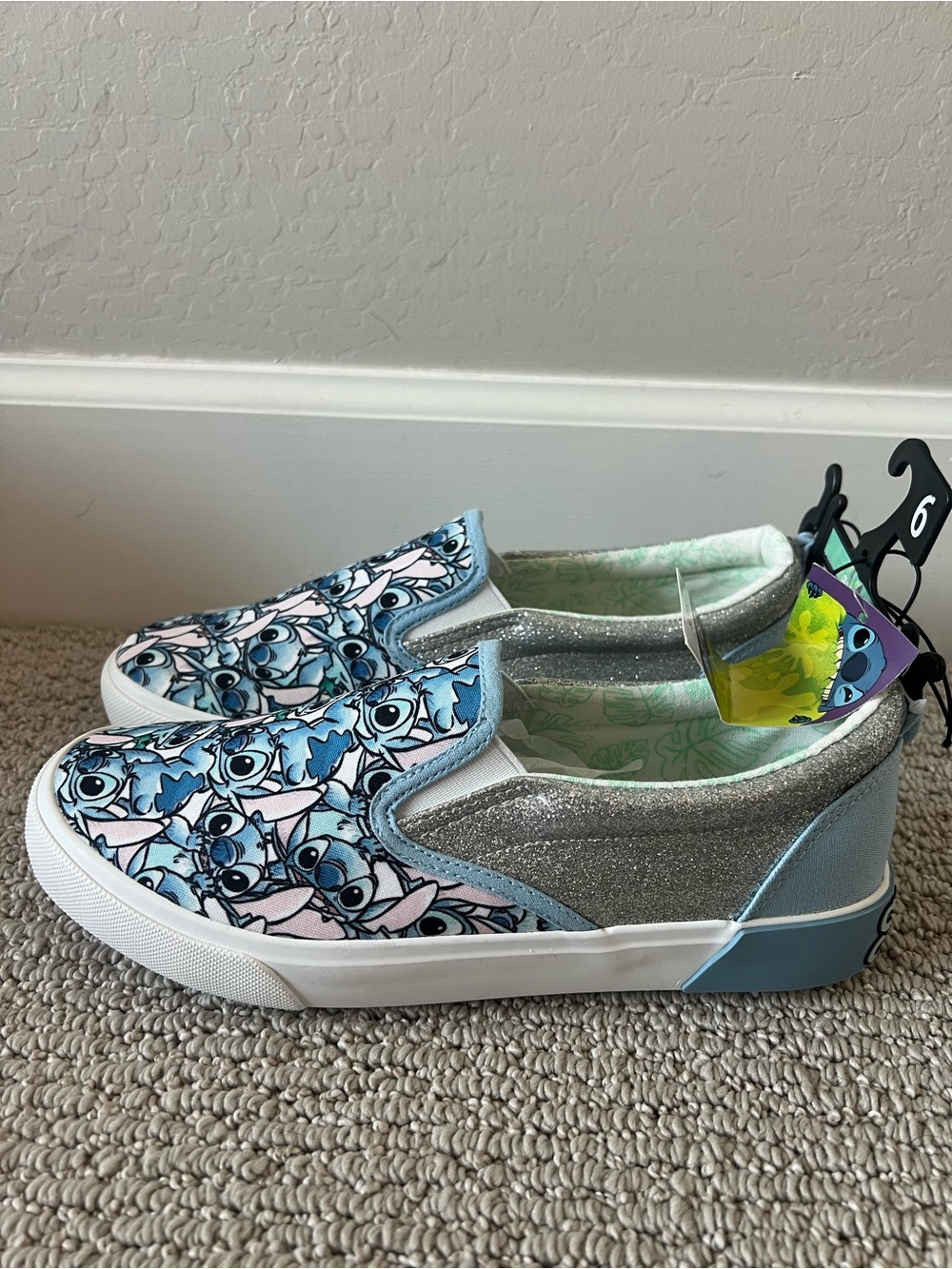 Disney Stitch Girl's Slip-On Twin Gore Sneakers size6 NWT $15
